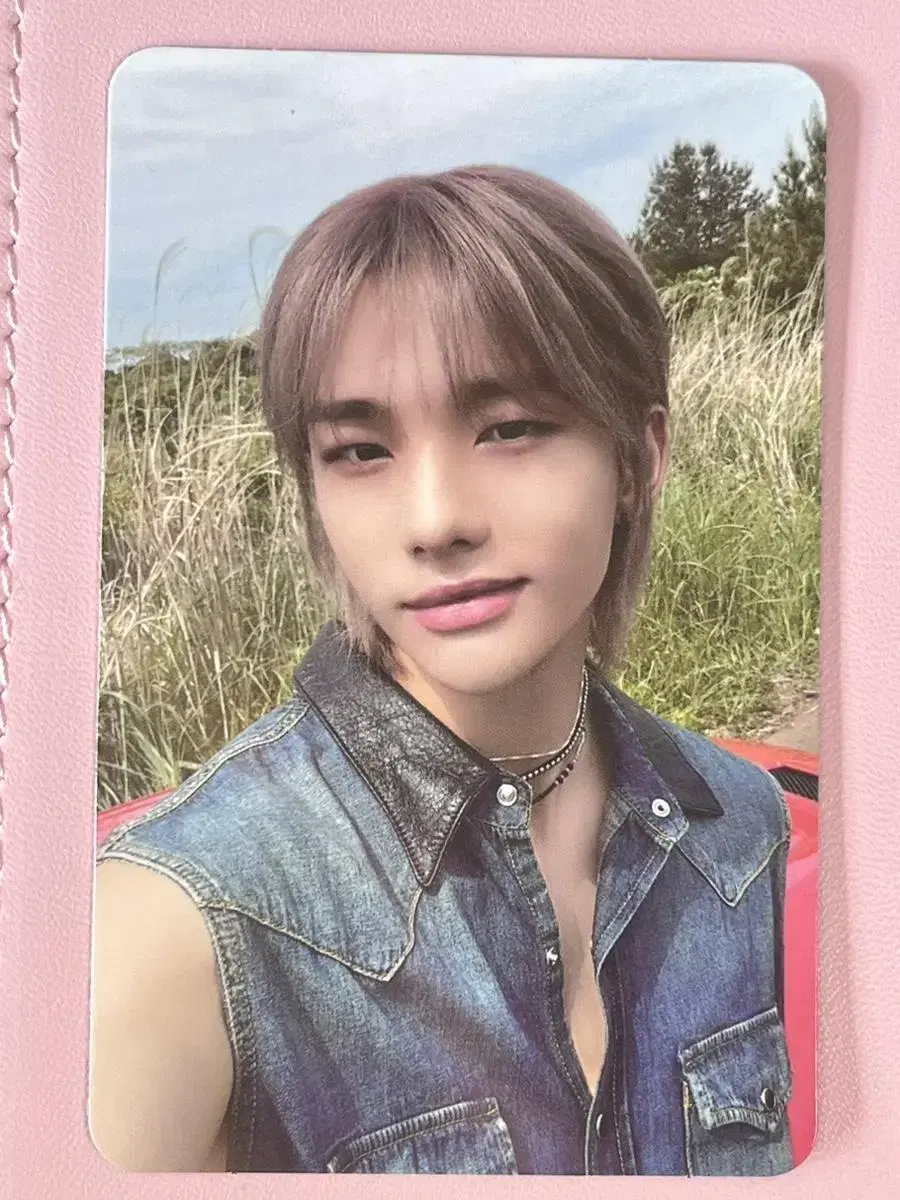 Skz hyunjin Jeju Exhibition pre-order benefit photocard Sell