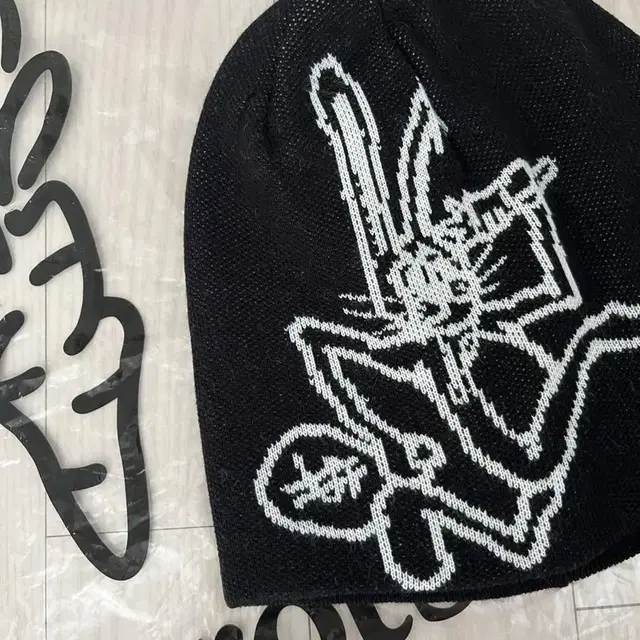 캐롯츠 running bunny beanie black 비니 새상품