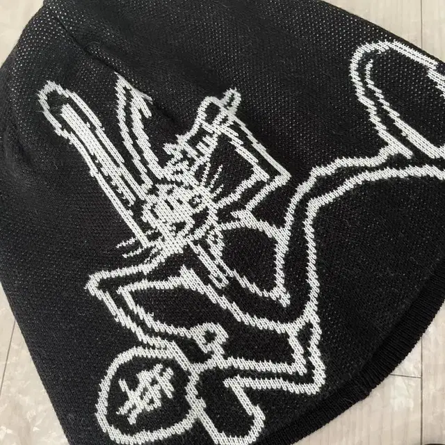 캐롯츠 running bunny beanie black 비니 새상품