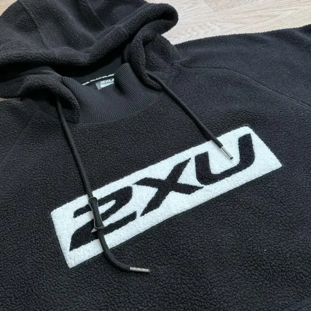 2XU 블랙 후리스 기모 후드티 105 XL