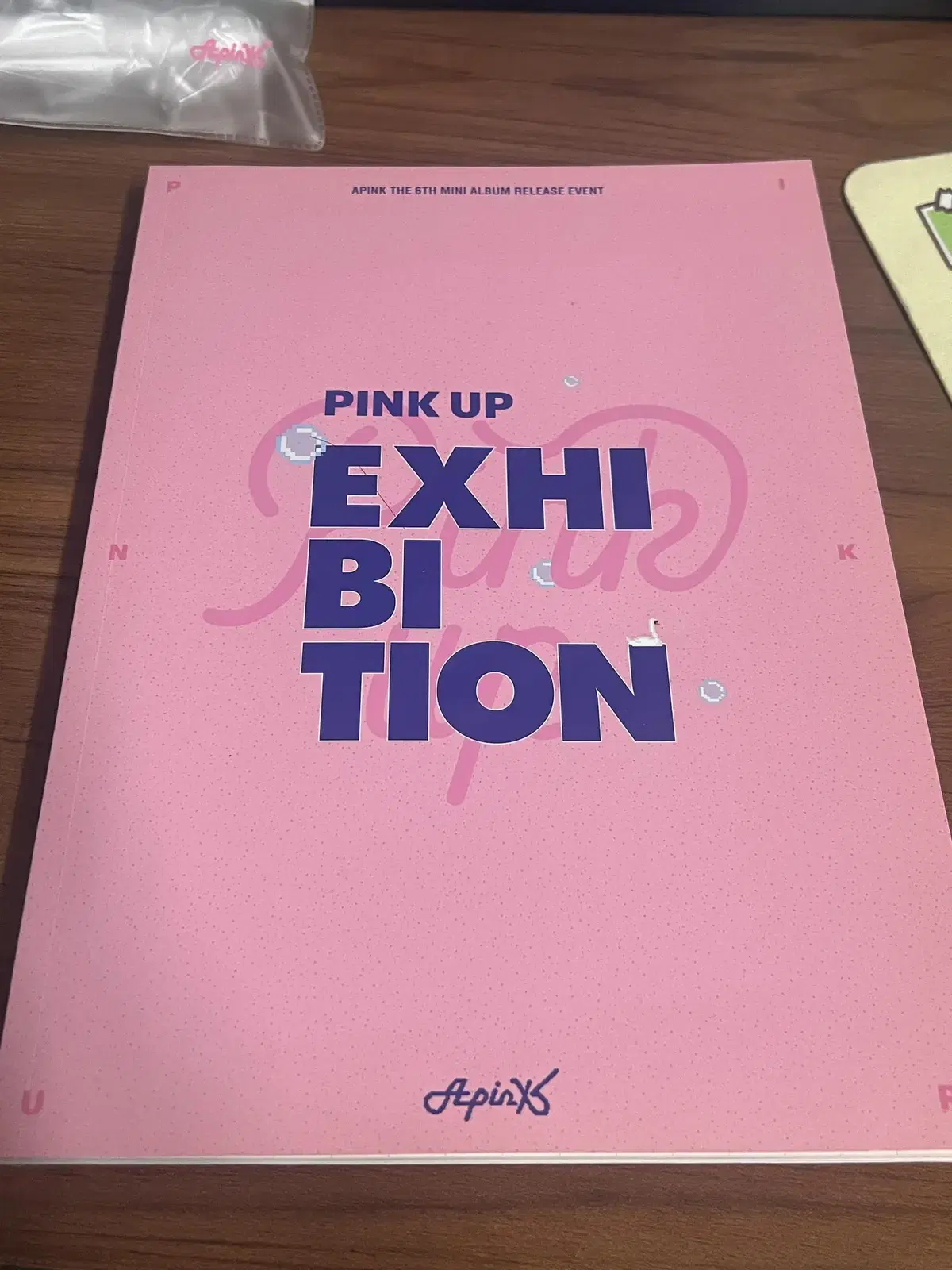 Apink Pink Up popup store Doruk (photobook)