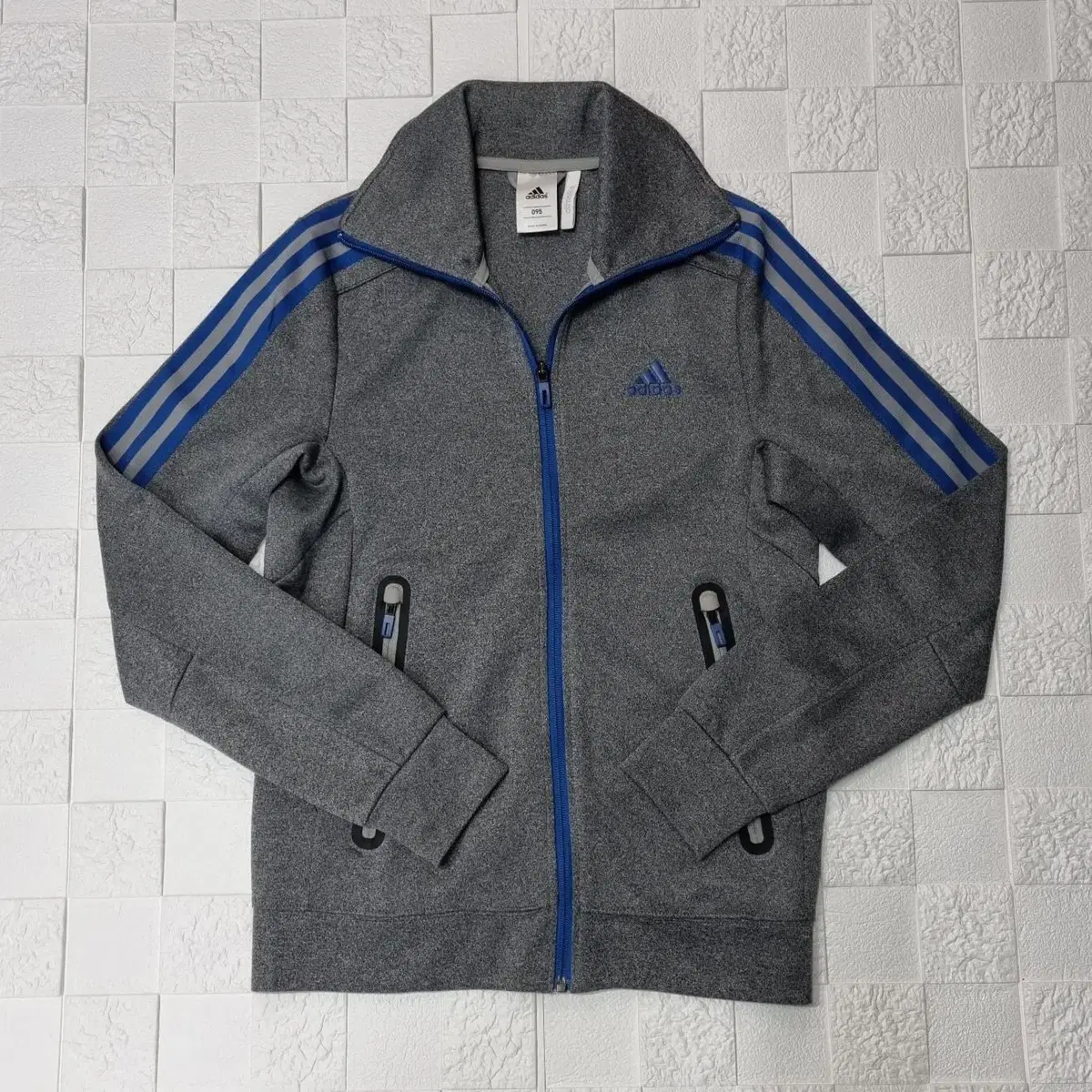 [Clearance Sale] Adidas gray jersey