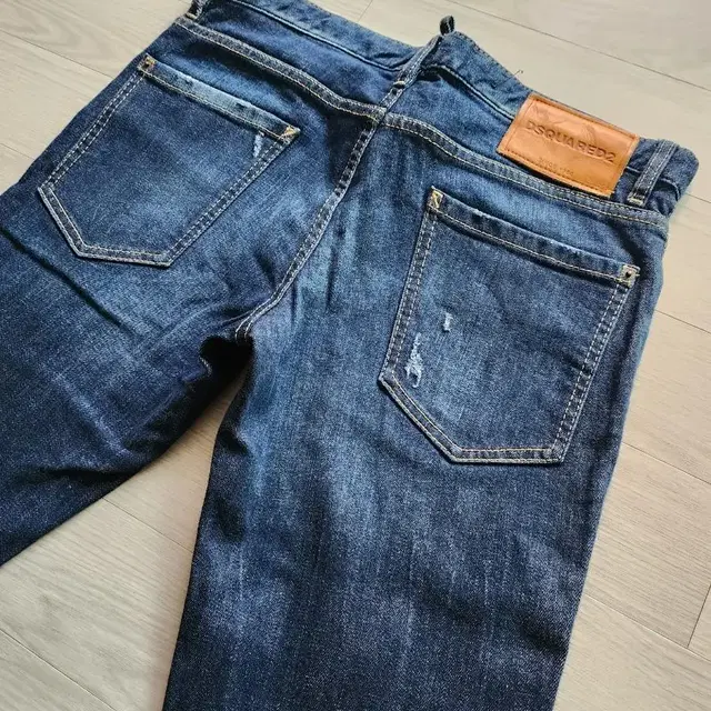 정품 디스퀘어드2 Dark Rinsed Slim Jean-eu48