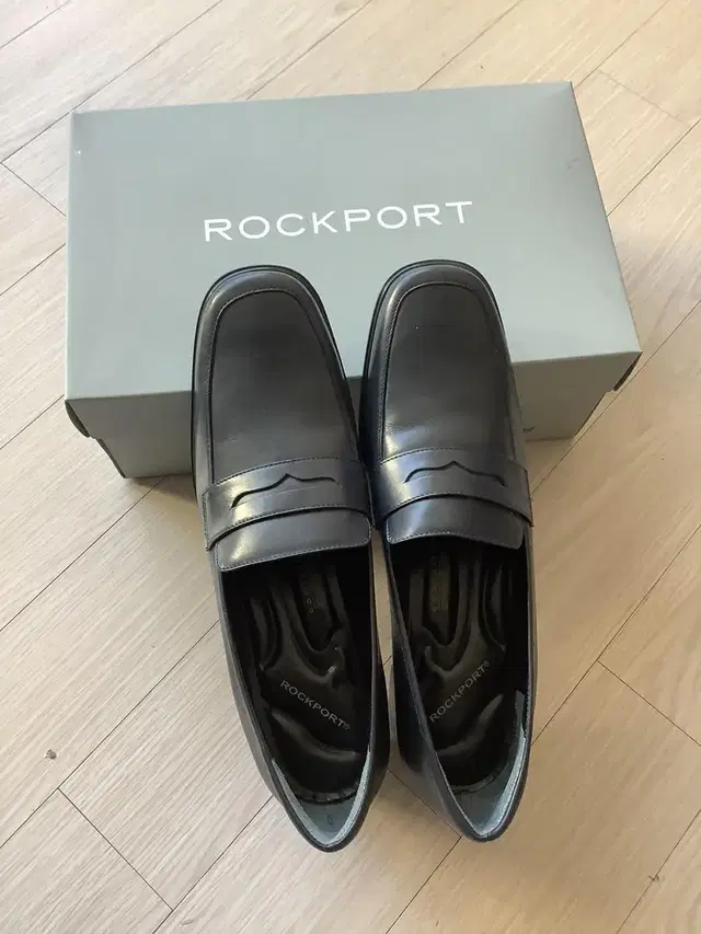 락포트 ROCKPORT 여성 로퍼 새제품 블랙 사이즈 260