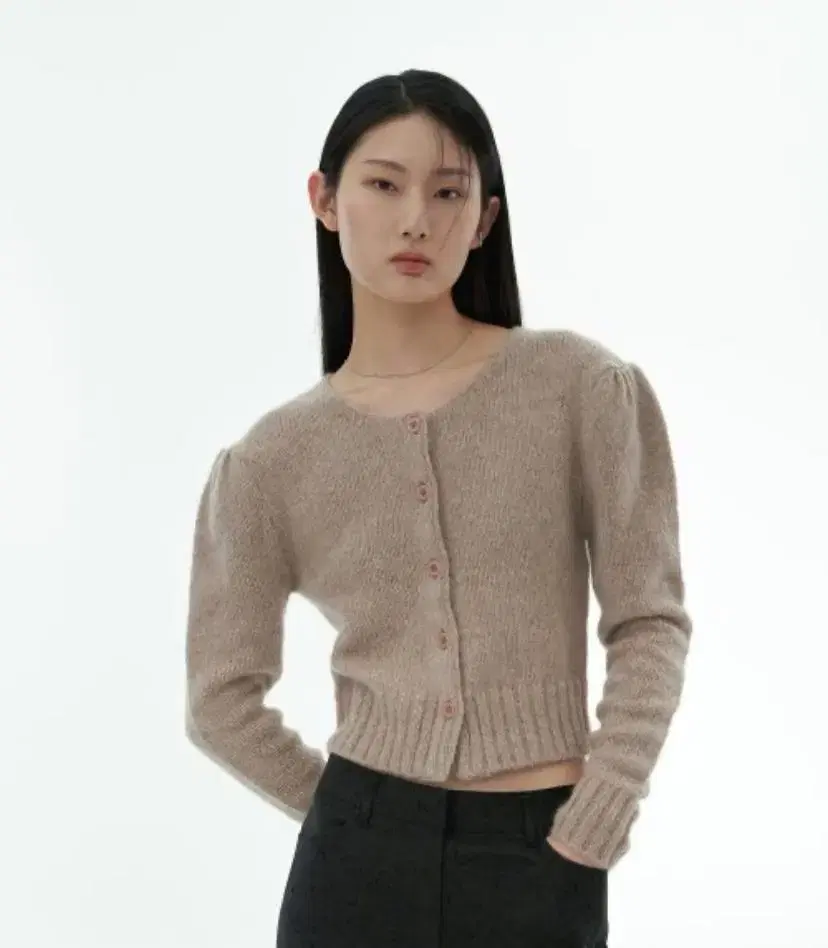 아모멘토 SHIRRING CROP CARDIGAN dust pink