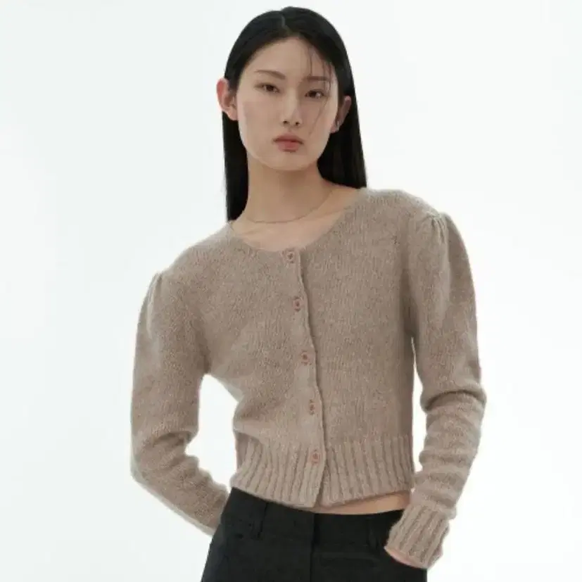 아모멘토 SHIRRING CROP CARDIGAN dust pink