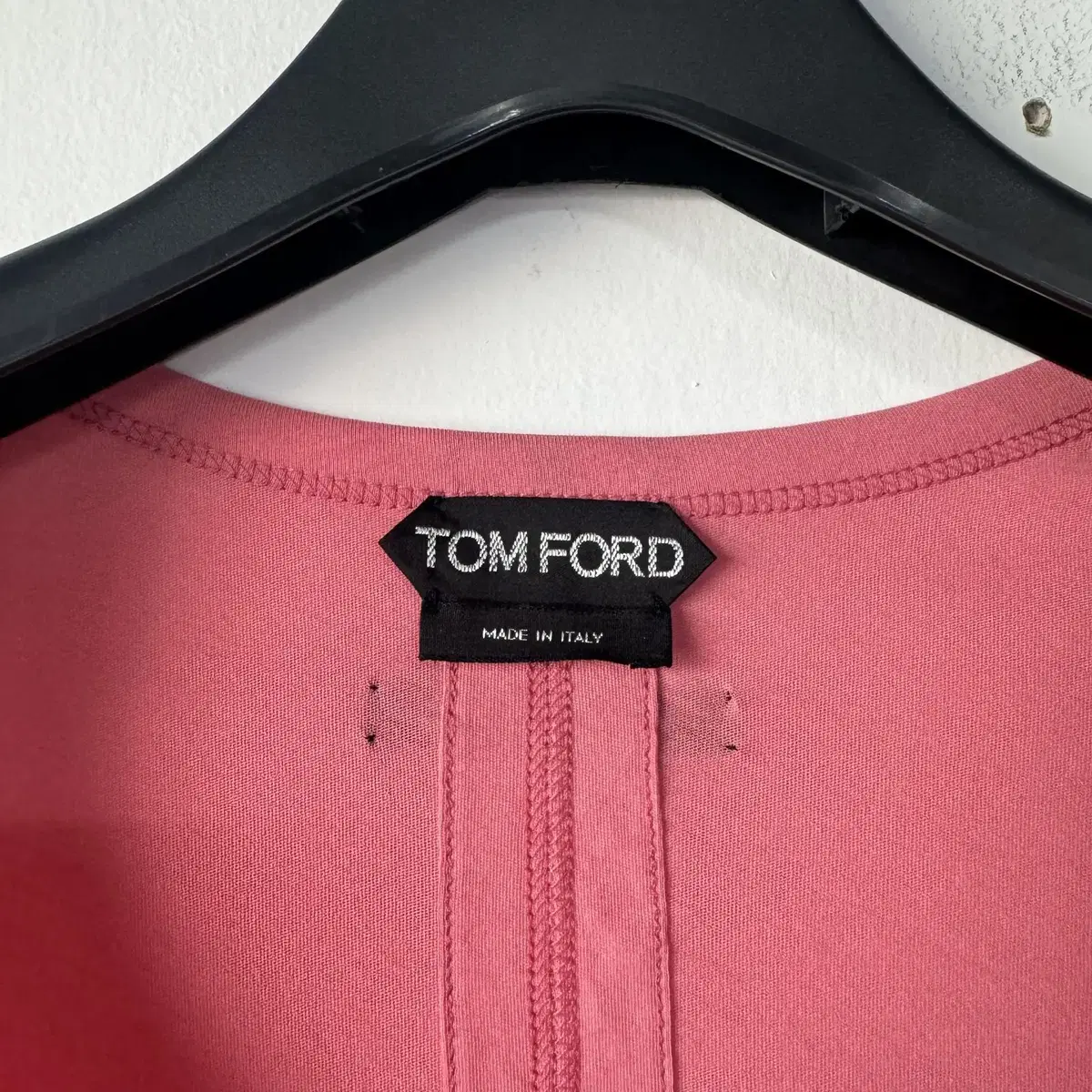 톰포드 TOM FORD 브이넥 티셔츠