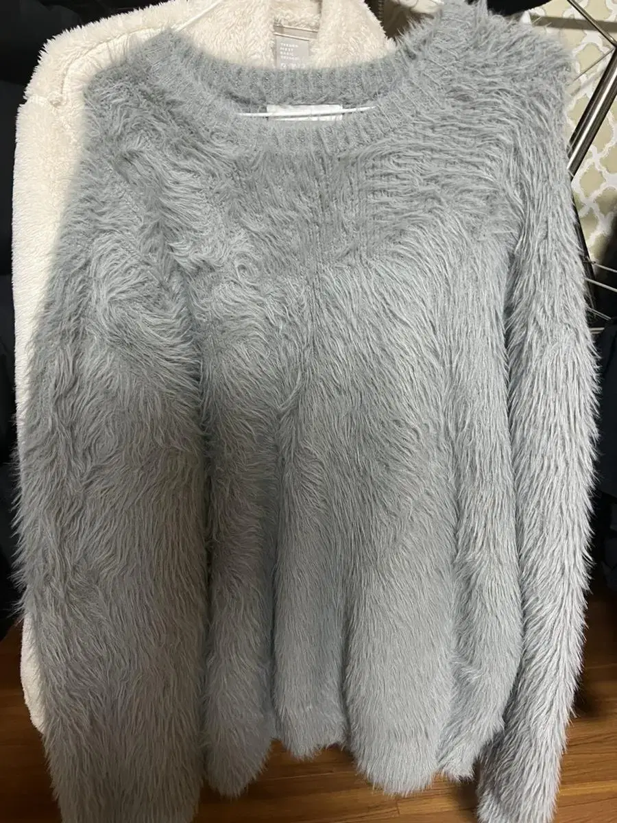 Barrel Angora Knit at Esplorum Shopping Mall