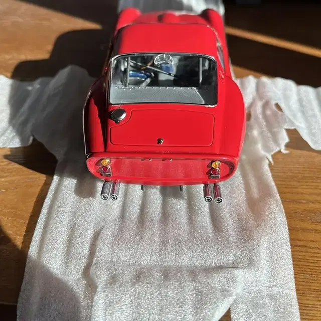 1:18 CMC 페라리 250 GTO (좌핸들 사양)