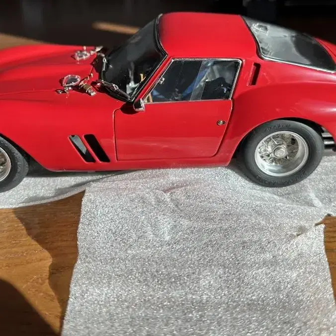 1:18 CMC 페라리 250 GTO (좌핸들 사양)