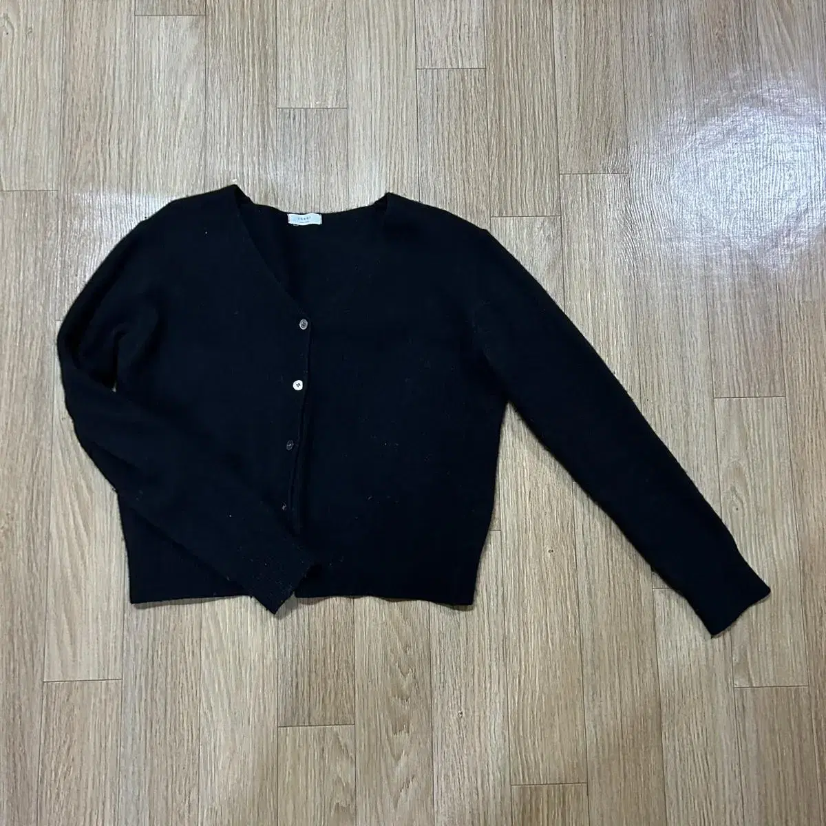 Black knit long-sleeved cardigan Opal-like buttons