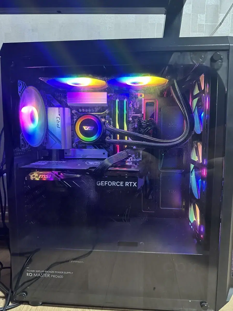 High-end gaming computerRTX4060 (i7 13700k)