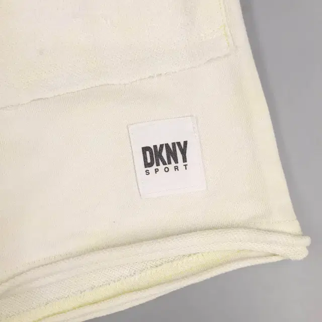 DKNY 디케이앤와이 스포츠 라이트옐로우 크림 타이다이 패치로고 빅포켓