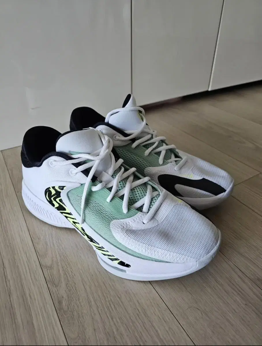 [Nike] Zoom Freak 4 basketball shoes (270 mm) for sale (A+ grade)