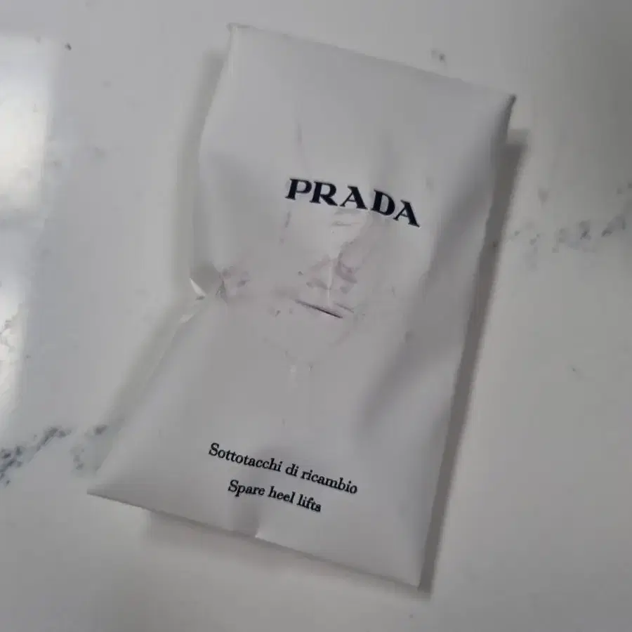 PRADA  새틴힐