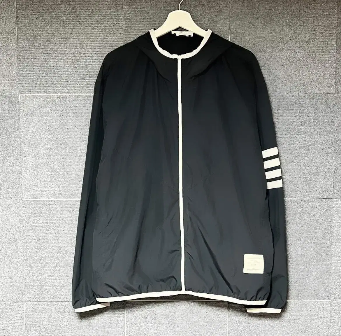 [4SIZE]Thom Browne Diagonal Armband Hooded Windbreaker