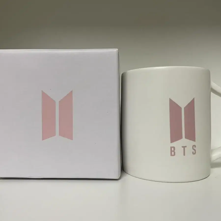 방탄 BTS 로고 머그컵