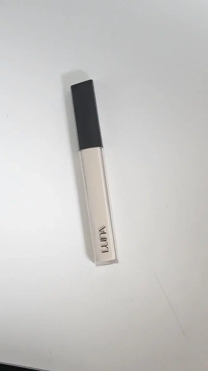 Luna Long Lasting Tip Concealer