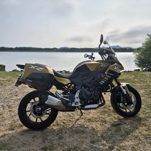 BMW f900xr