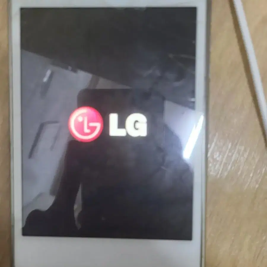 LG 옵티머스 뷰 부품용 인테리어 소품 휴대폰 판매합니다