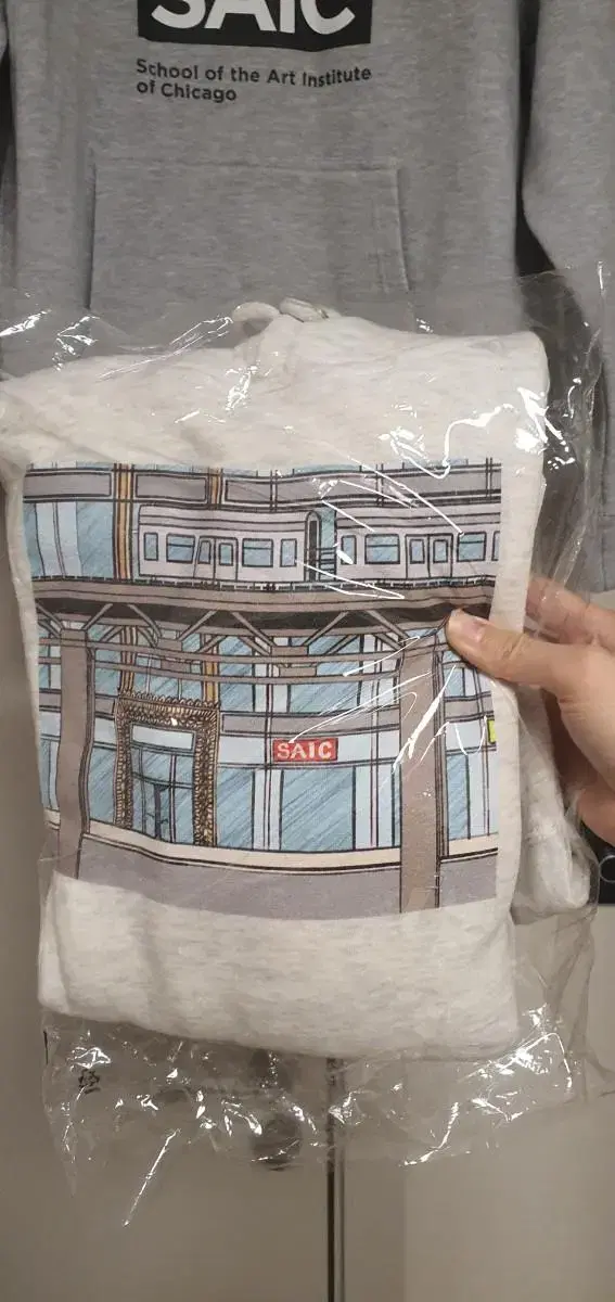 SAIC School of the Art Institute of Chicago Hoodie M (95) sells