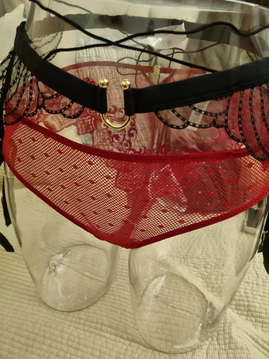 Italian intimissimi garter belt