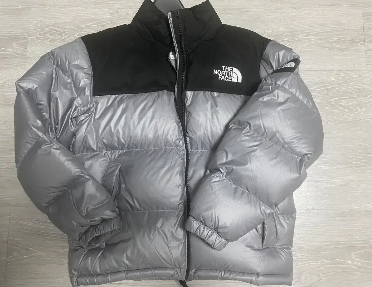 L)) The North Face White Belle Novelty Knopsie Gray