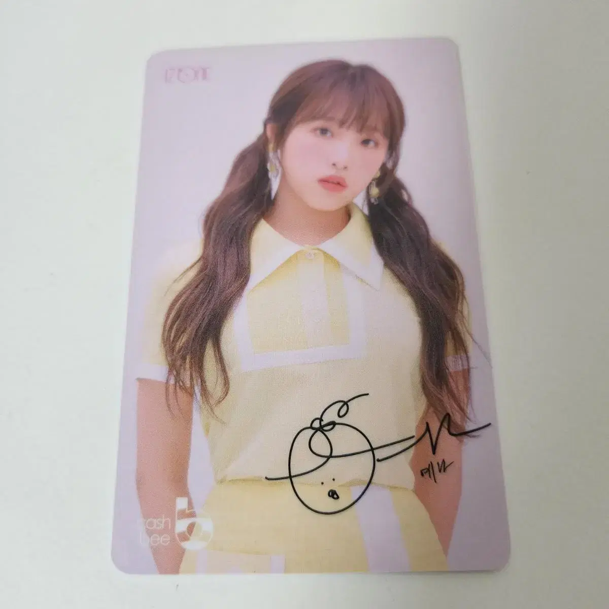 IZ*ONE yena Sells transportation kards