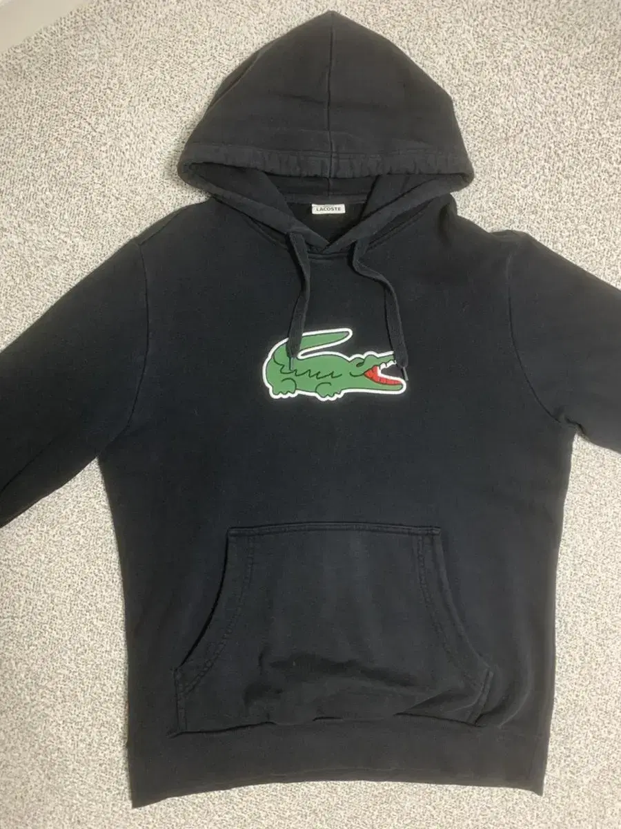 Lacoste hoodie (size 5) 95-100