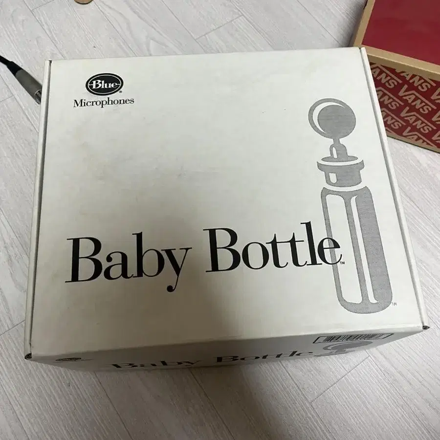 블루 베이비보틀 마이크 Blue Babybottle