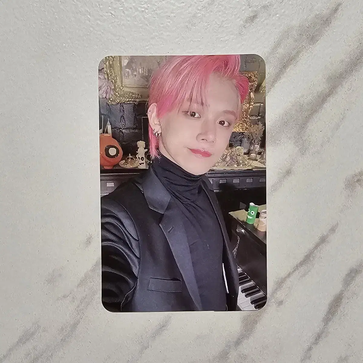 Tumblr TXT yeonjun Bloo Hour 553 yizhiyu China Yongtong 2nd Halloween Photocard