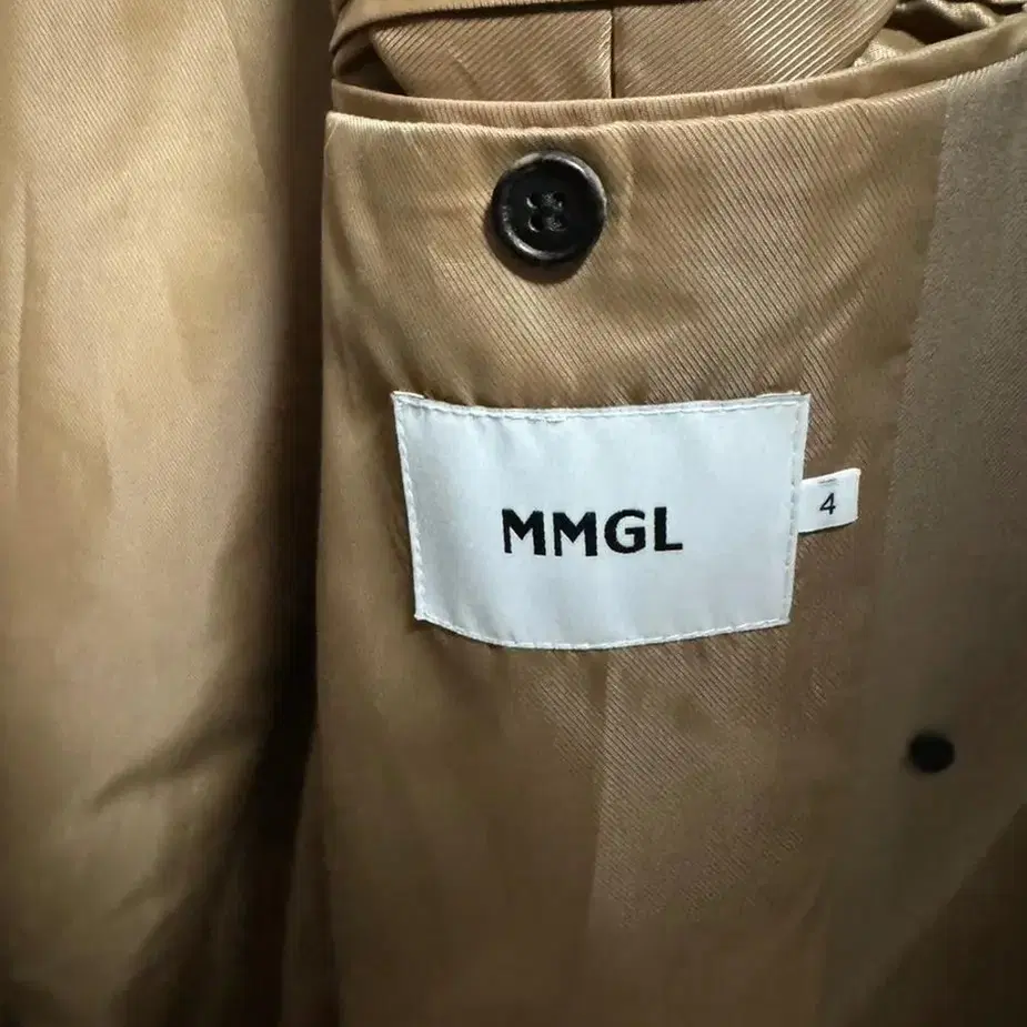 Mmgl 트렌치코트 판매합니다