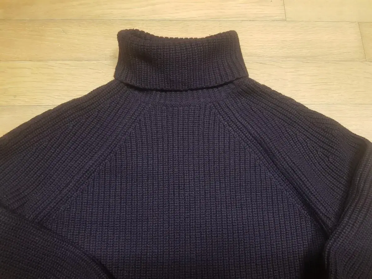 Terry Burgundy Heavyweight Wool Turtleneck Size Small