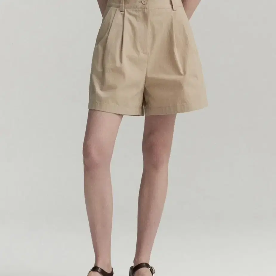 포유온 fyeo 시에 sie Henri Short Trousers 베이지