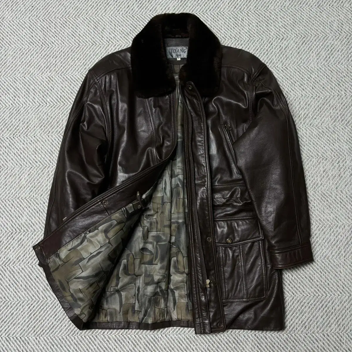 JOANG MODE Old-school unique lining patterned fleece percara sheepskin jacket