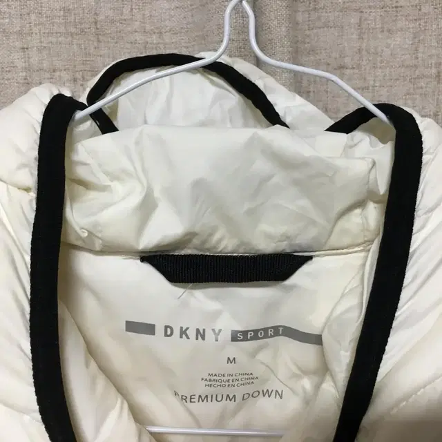 DKNY 다운 패딩 자켓 M