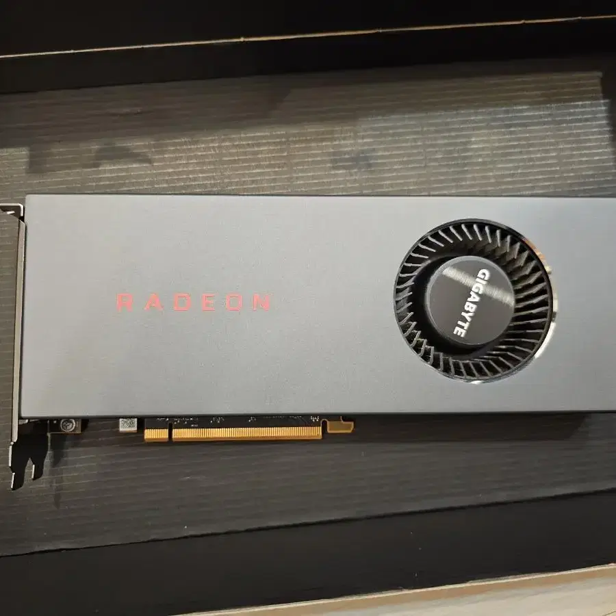 기가바이트 rx5700 레퍼런스