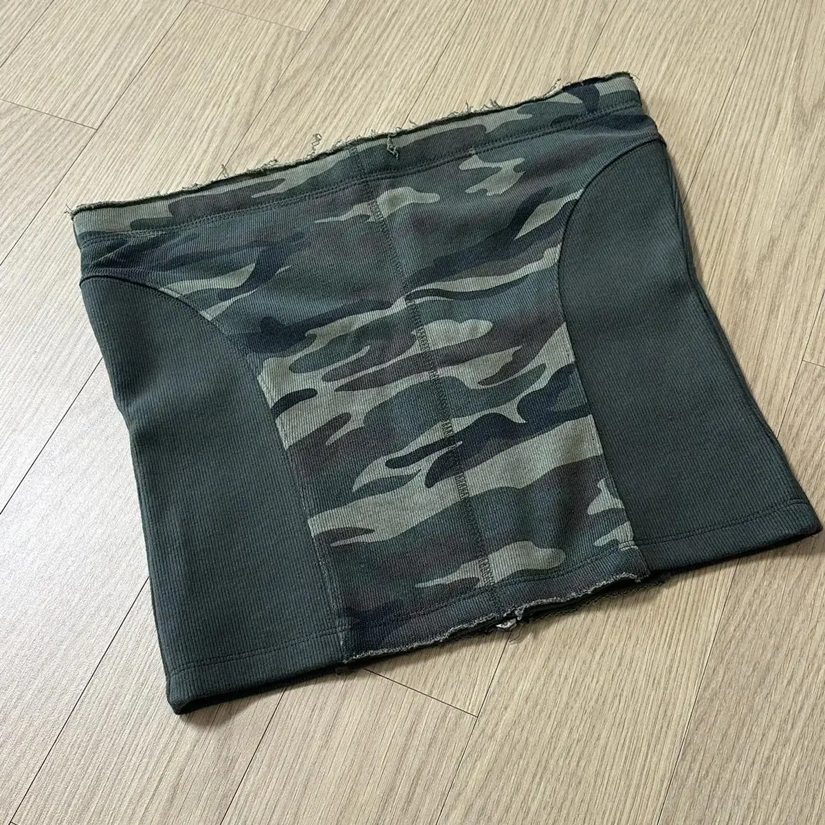 Seo 에스이오 RAW EDGE TUBE TOP CAMO 카모 튜브탑