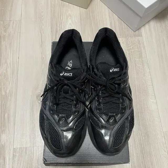 Kiko X asics Gel-Korika (젤코리카) Black 260