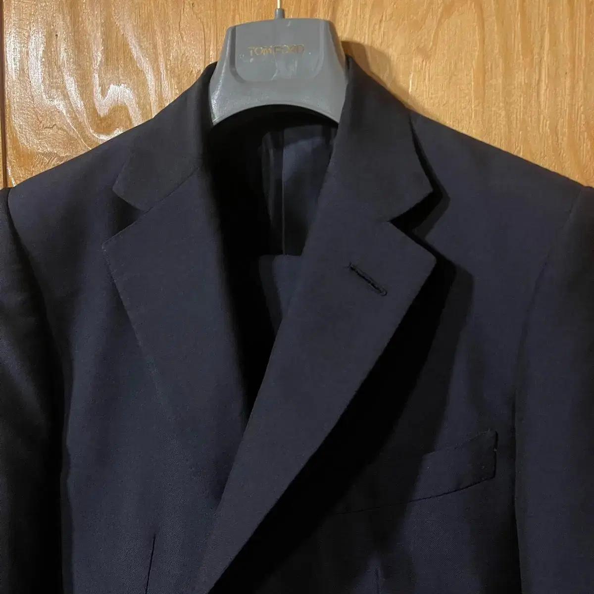 Tom Ford Regency fit 2-piece suit sell.