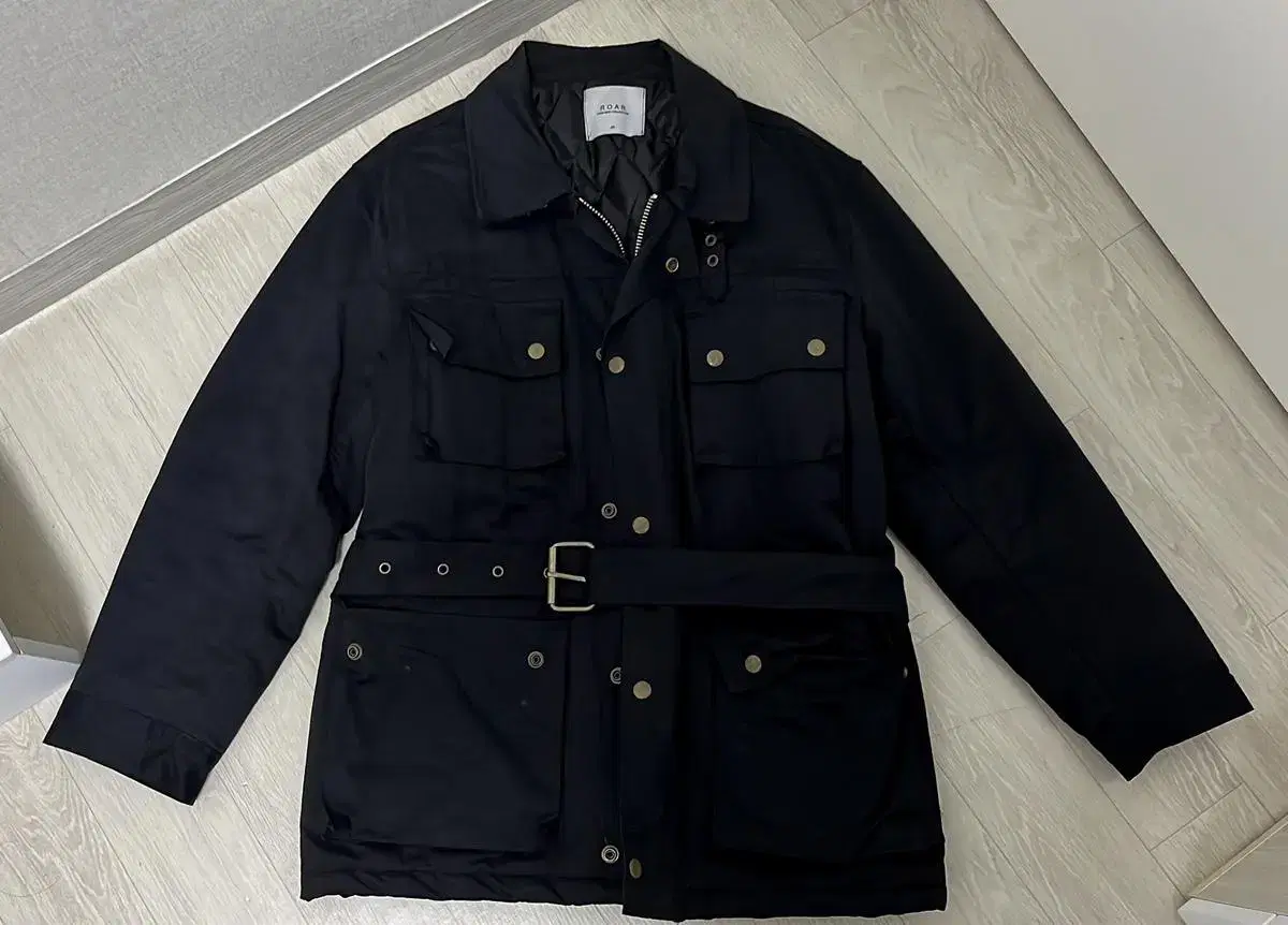 Barber-style buckle jacket