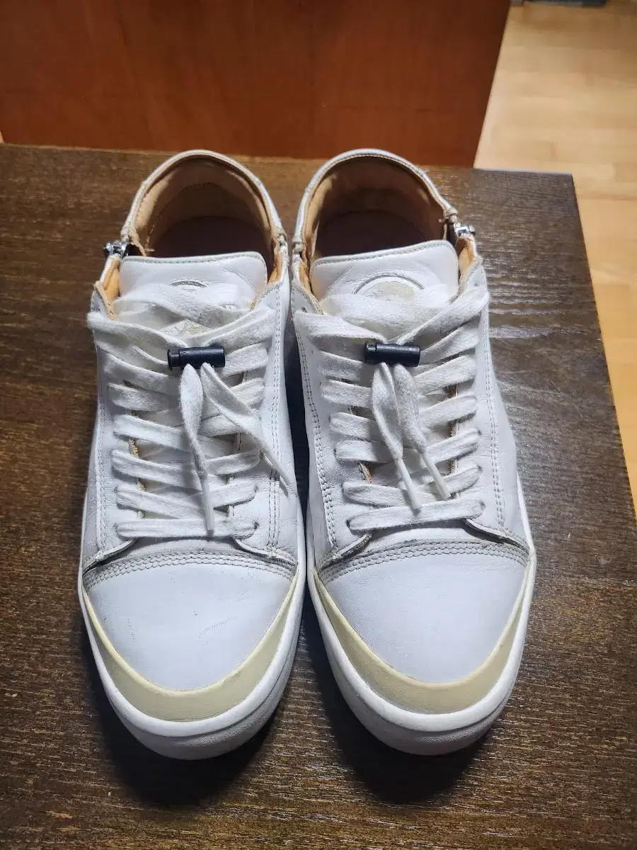 디젤스니커즈신품265ㅡ해운대
