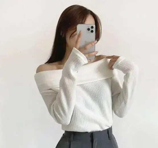 Ivory off-shoulder ivory knit han sohee ivory knit ivory knit