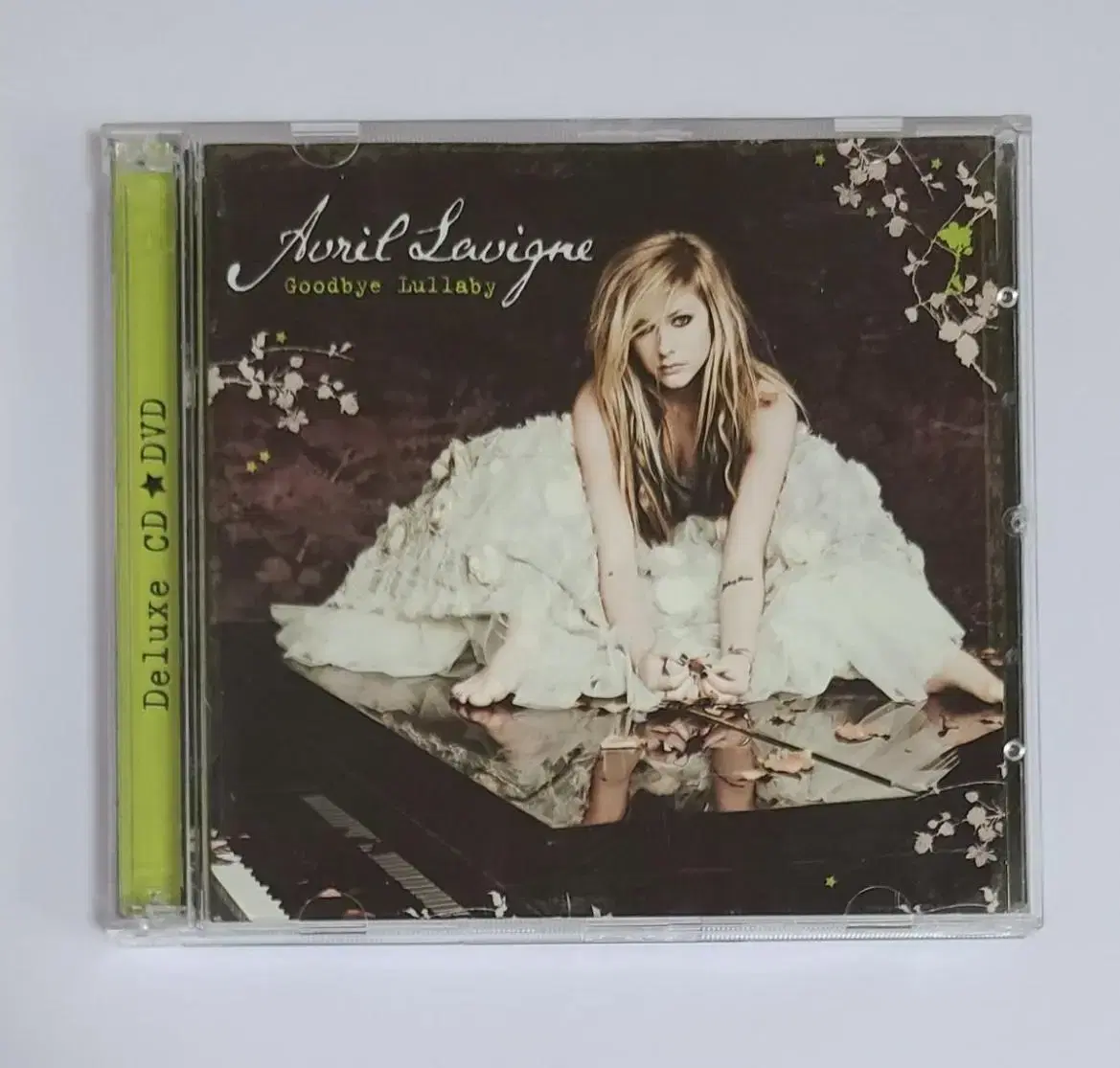 에이브릴 라빈 Goodbye Lullaby CD+DVD 디럭스 앨범 시디