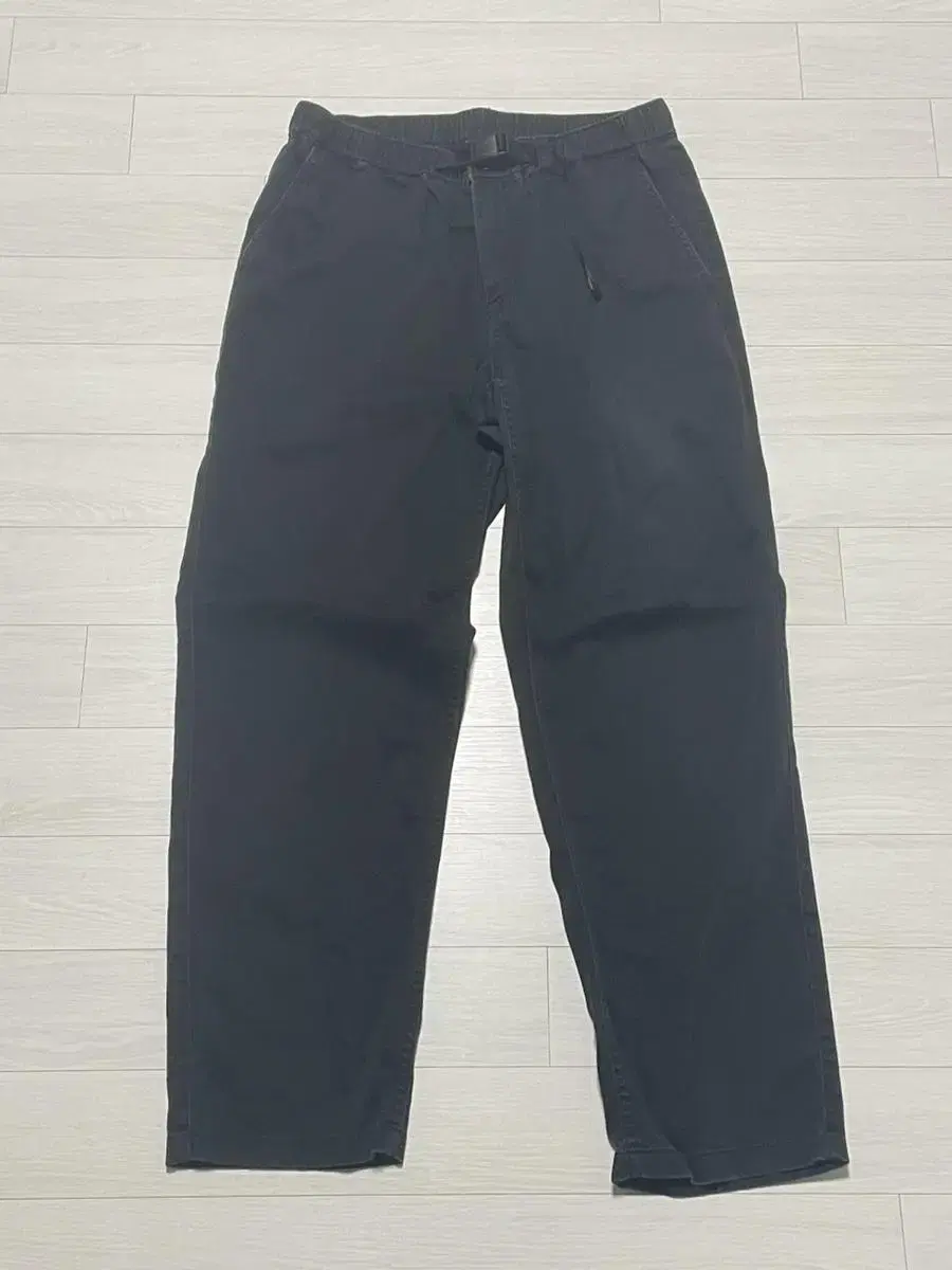 Gentleman's Standard Buckle Trousers 32