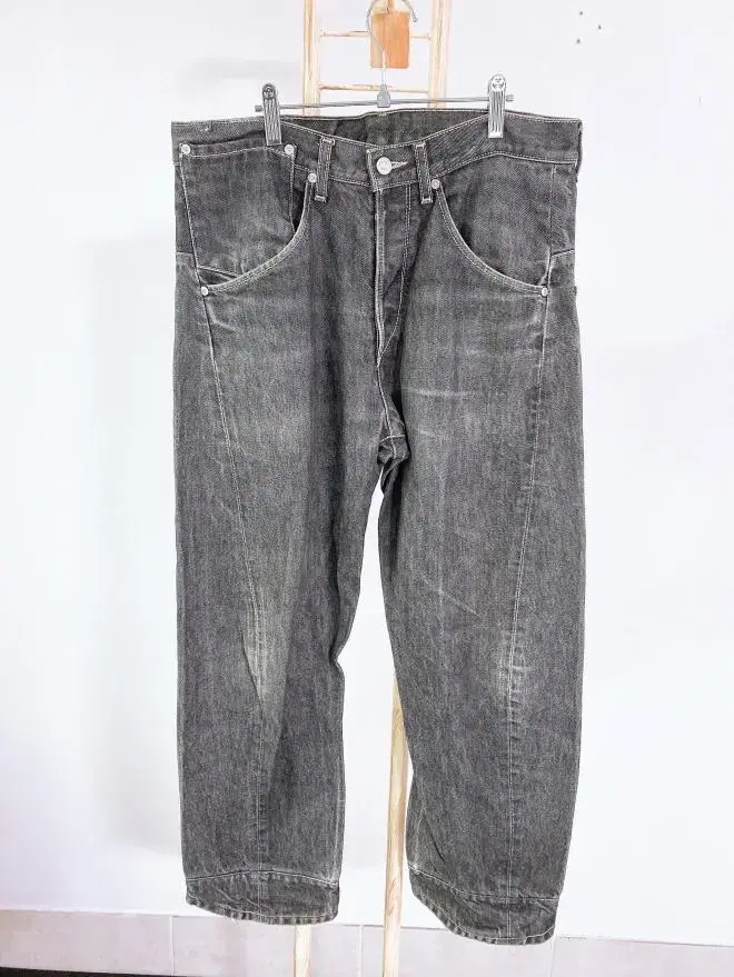 (Genuine)Levi's Unique Charcoal Denim Pants(Men's32)