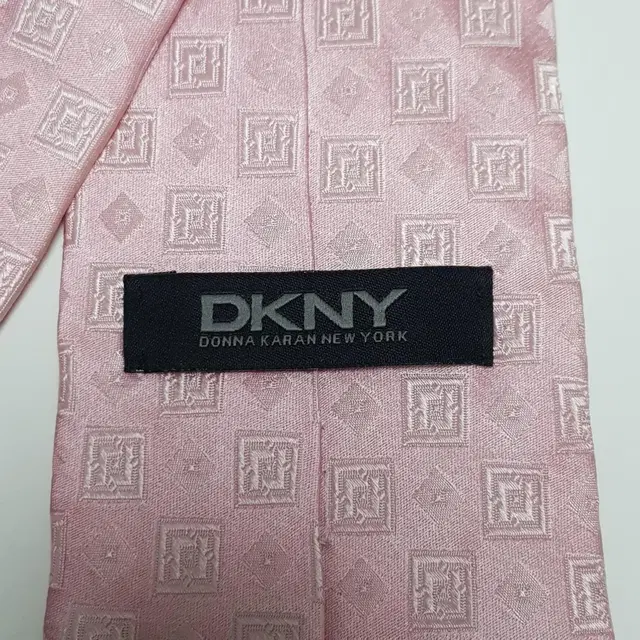 DKNY 넥타이