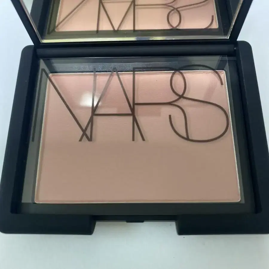 나스 브러쉬 Nars Behave