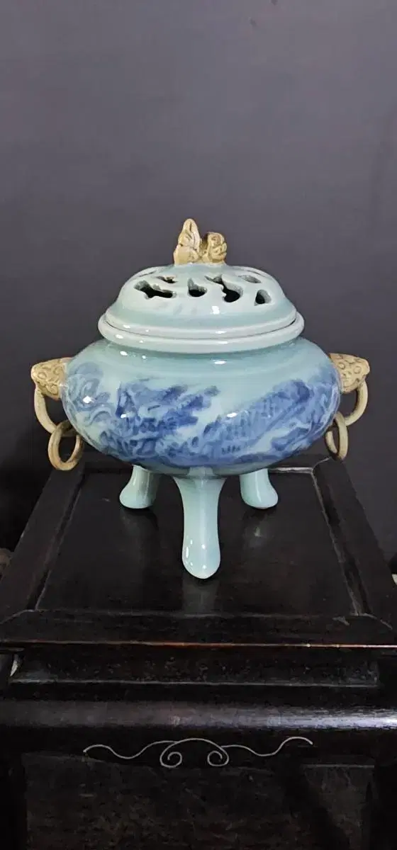 Porcelain incense burner (K-126)