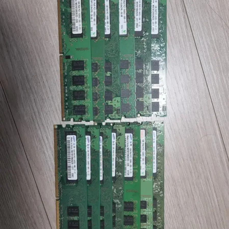 렘 DDR2 1GB 13개 DDR3 2GB 8개 일괄